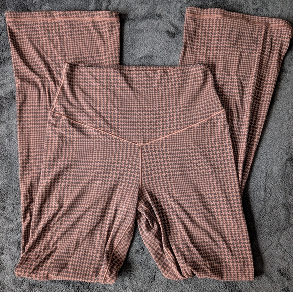 aerie Pants - Aerie Offline Real Me Bootcut Flare Leggings Brown Viral Houndstooth Print Sz L